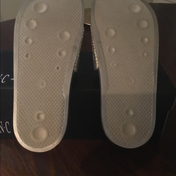 INC Peymin Faux Leather embellished slide sandal - Picture 4 of 4